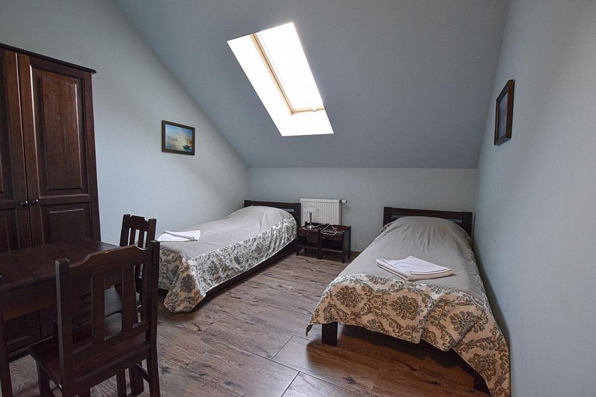Osrodek Bialy Lew Bed and Breakfast Wojciechow  Exteriör bild