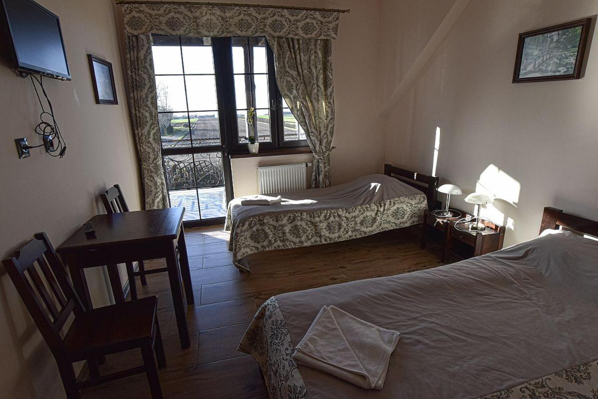 Osrodek Bialy Lew Bed and Breakfast Wojciechow  Exteriör bild