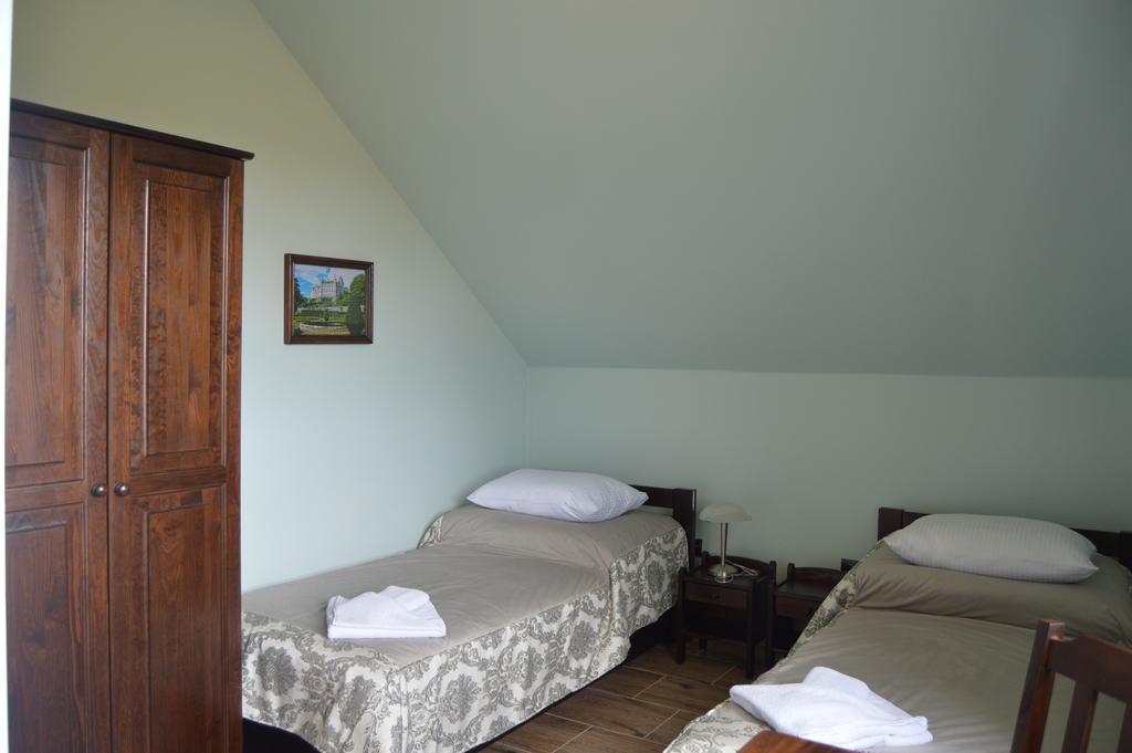 Osrodek Bialy Lew Bed and Breakfast Wojciechow  Exteriör bild