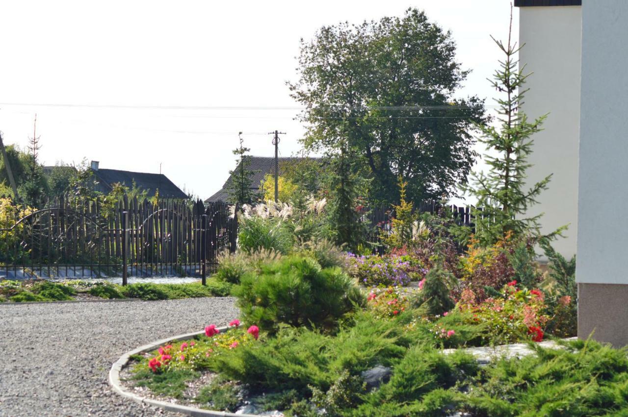 Osrodek Bialy Lew Bed and Breakfast Wojciechow  Exteriör bild