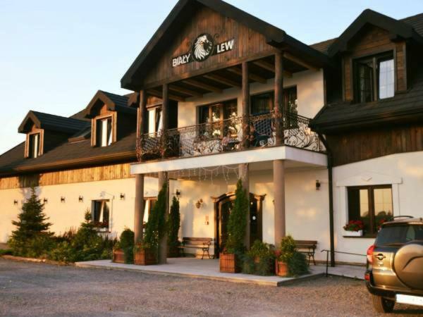 Osrodek Bialy Lew Bed and Breakfast Wojciechow  Exteriör bild